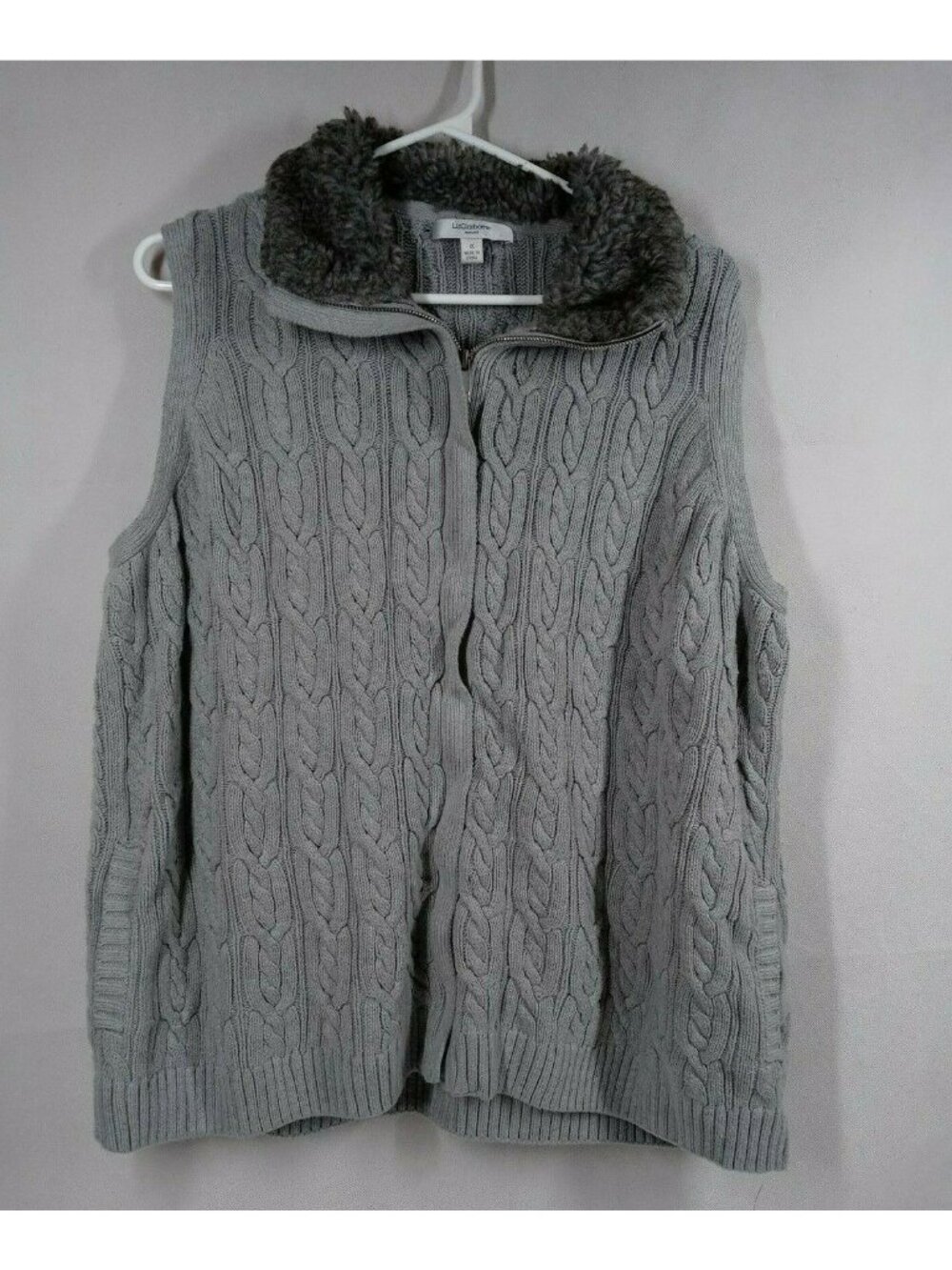 Liz Claiborne Women's Gray Cable Knit Sweater Vest With Faux Fur Collar Size XL